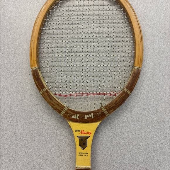 Vintage Wilson Doris Massey Signature Wooden Tennis Racket - Picture 3 of 11